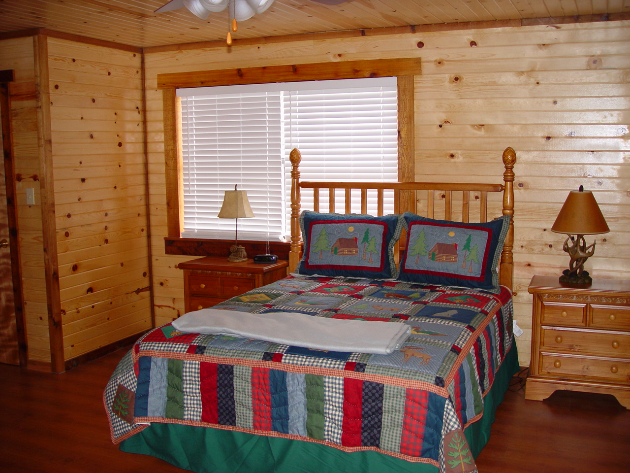 antlercabin012.jpg